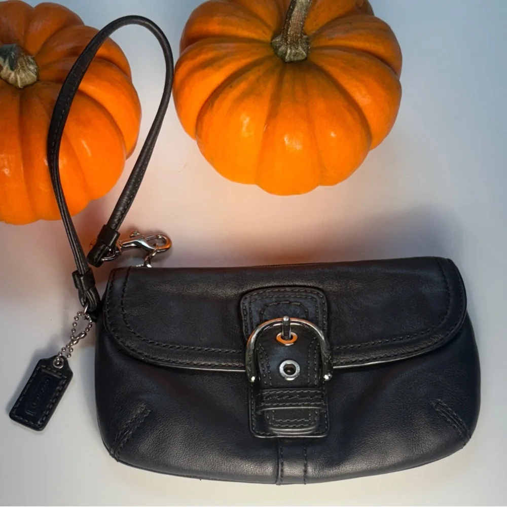 Vintage Coach SOHO Black Leather Wristlet with Buckle-Excellent Condition!